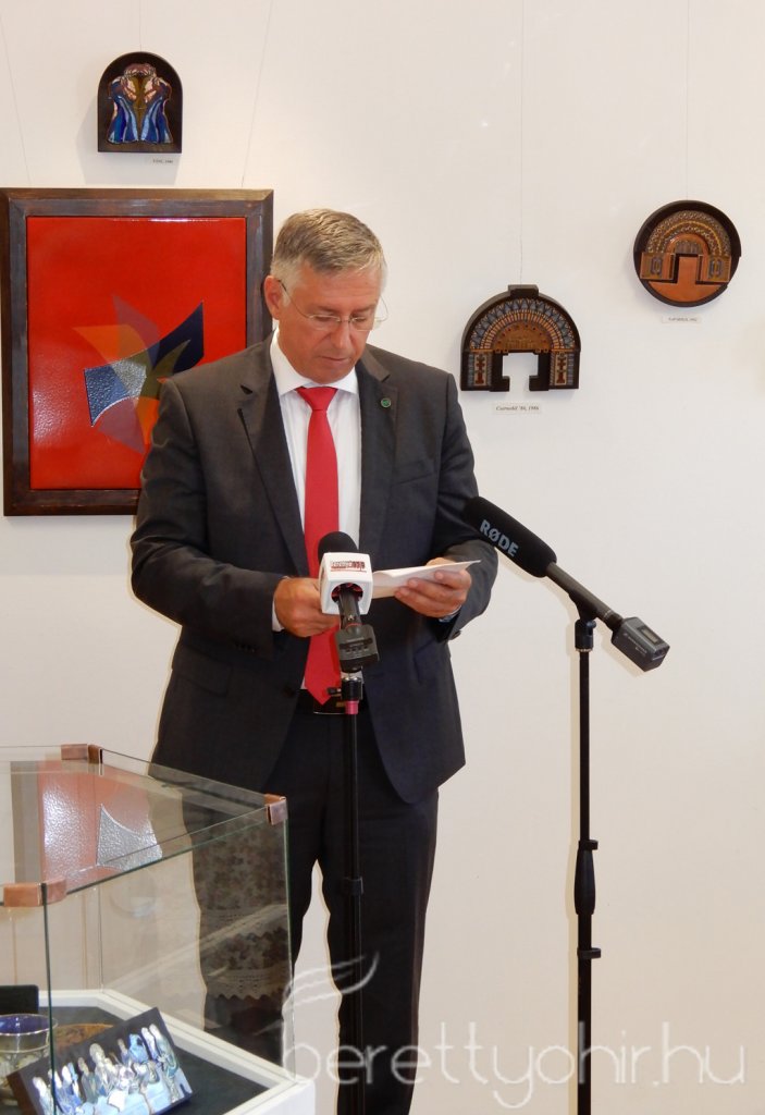 Ünnepi kiállításmegnyitó és kenyérszentelés 08